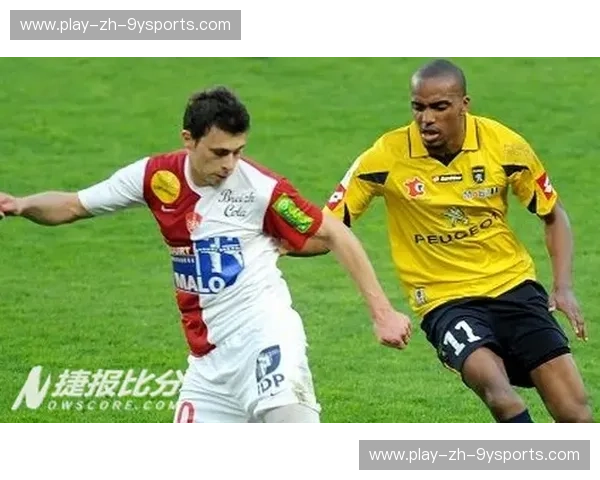 法兰西的蓝色火焰与红酒碰撞：布雷斯特与尼姆的绿茵传奇